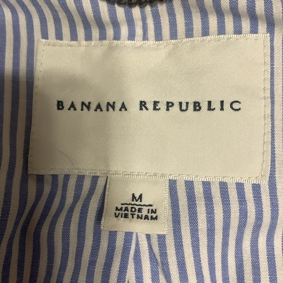 banana republic  gorgeous trenchcoat - Picture 9 of 12
